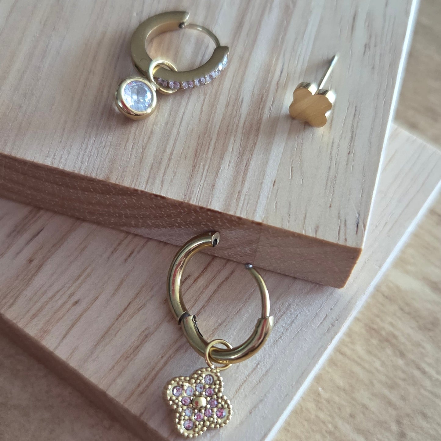 3 boucles d'oreilles