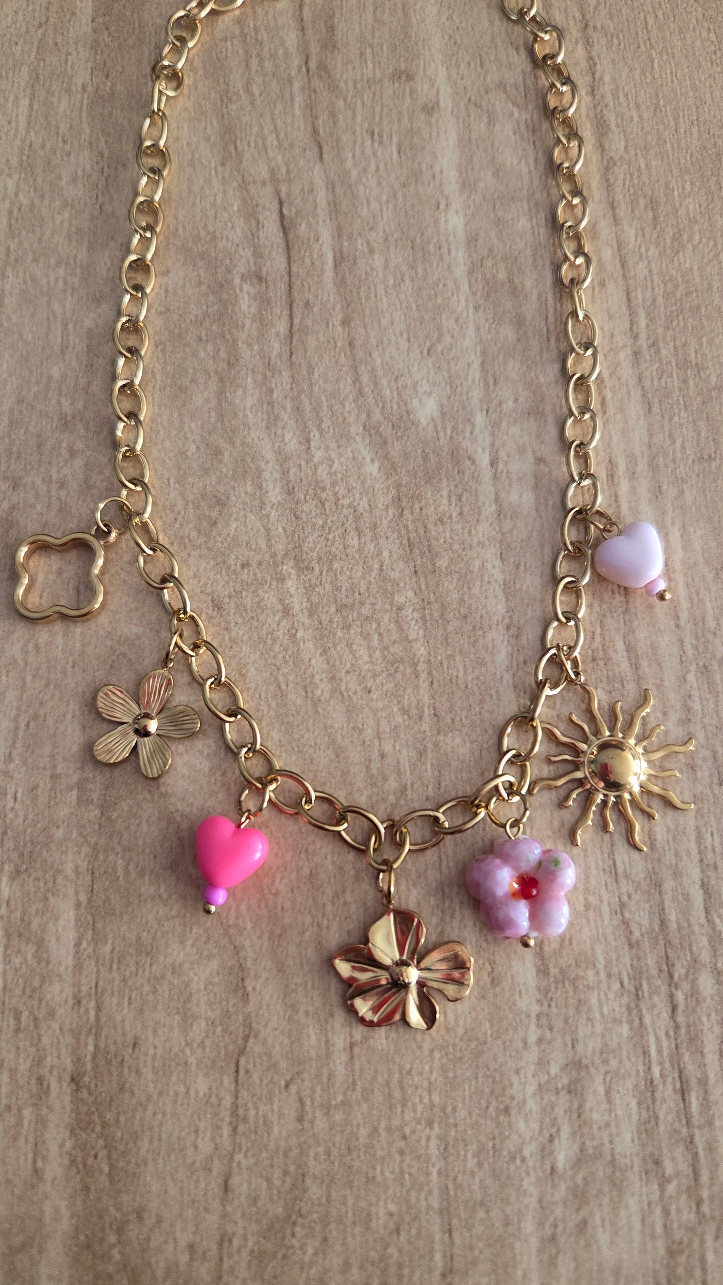Collier loveli